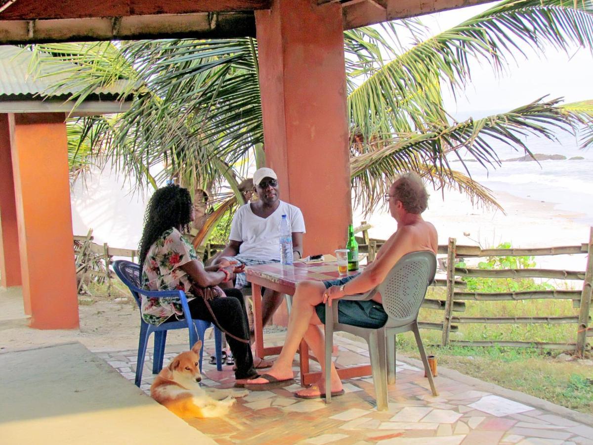 Comfort Beach Resort Biriwa Exterior photo